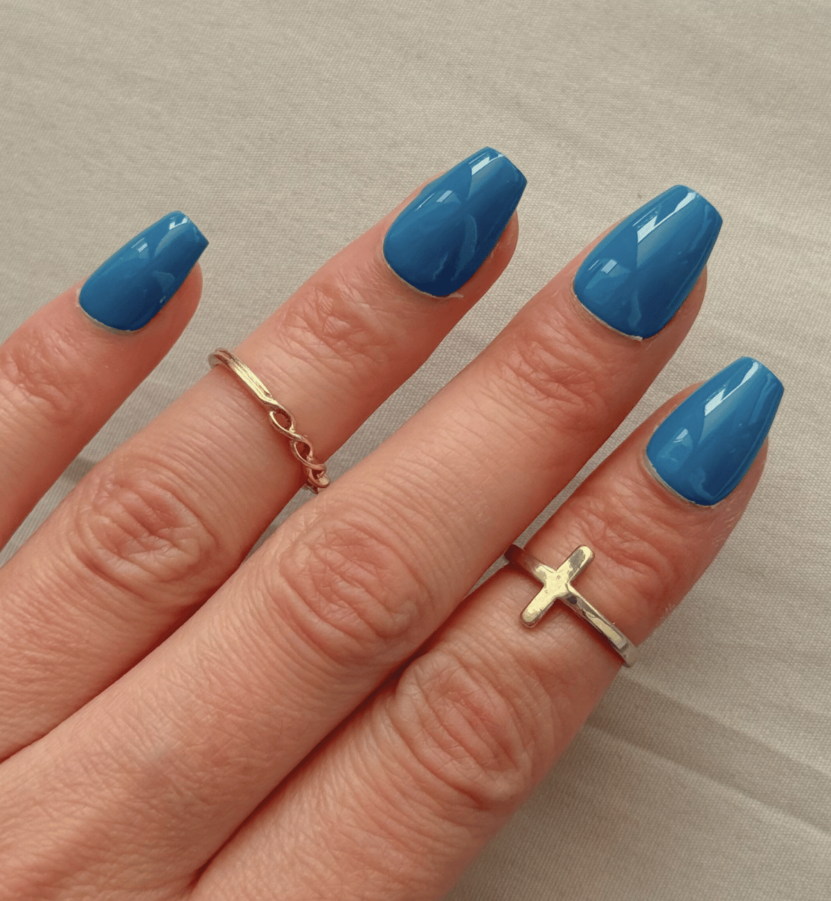 Faux ongles bleu canard coffin court