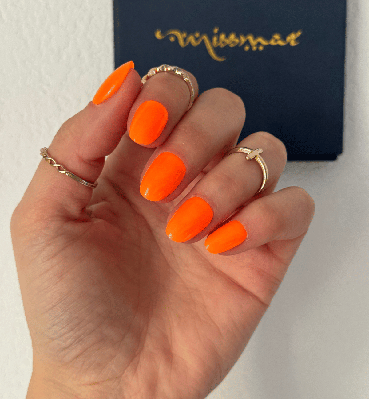 FAUX ONGLES MANDARINE ARRONDIS COURTS