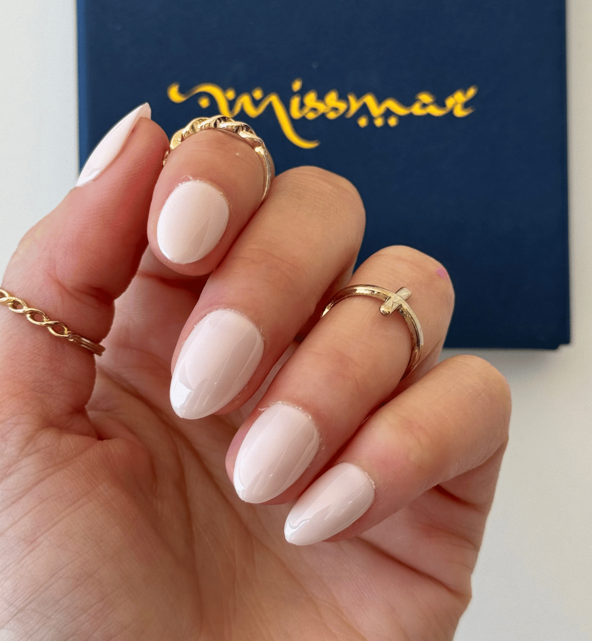 FAUX ONGLES CREAMY AMANDES COURTS
