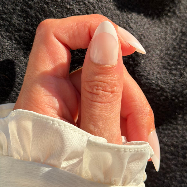 Faux Ongles French Milky Amande Medium