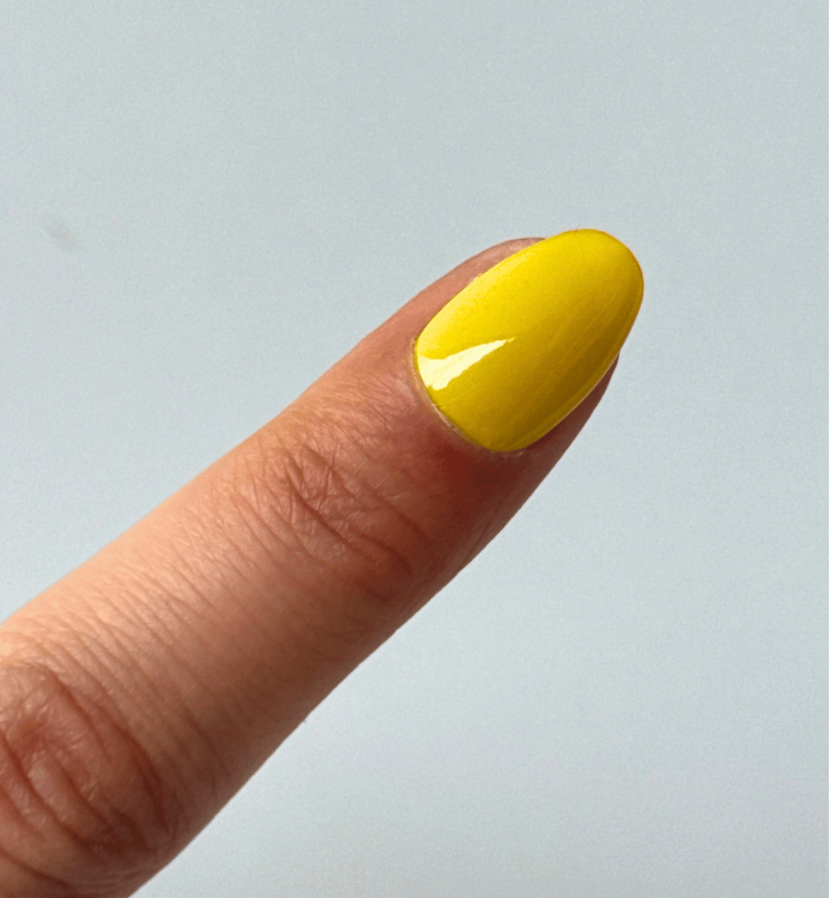 FAUX ONGLES JAUNES POUSSIN ARRONDIS COURTSS