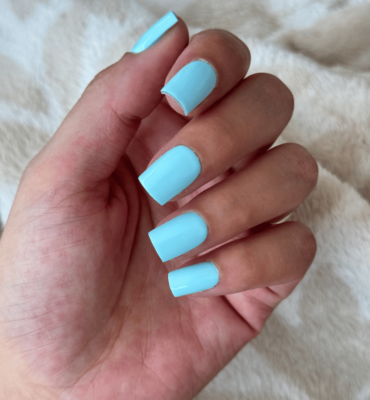 Faux ongles bleu glacier carré court