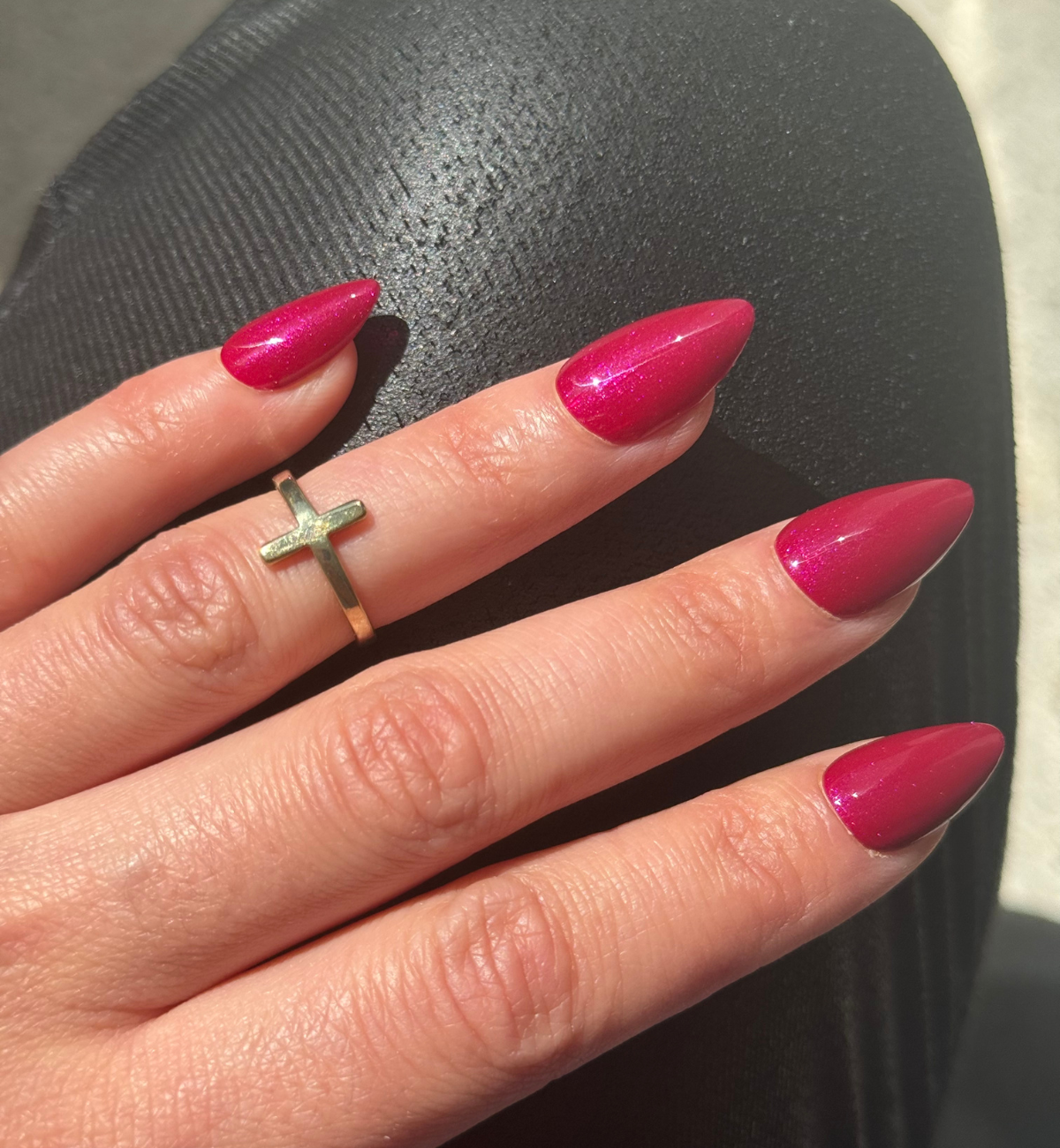 FAUX ONGLES ROUGES CERISE AMANDES MÉDIUM